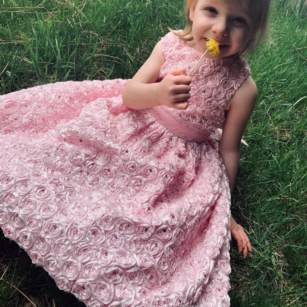 Girls light pink dress🌸